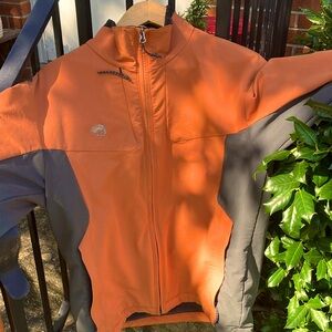Men’s medium Mountain hardwear jacket
